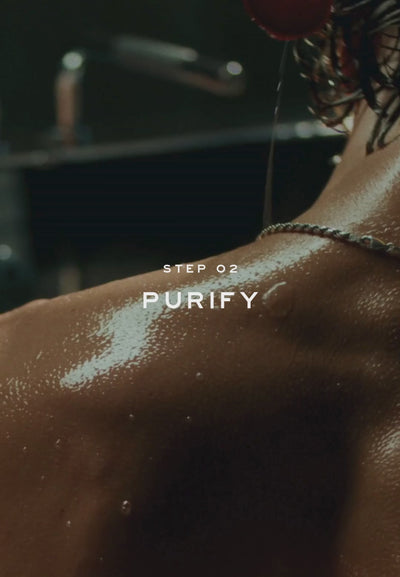 Massage the cleansing oil directly onto wet skin using your hands, a loofah or cleansing cloth, allowing the formula to transform into a soft cleansing milk as it meets the water. Wash throughly.